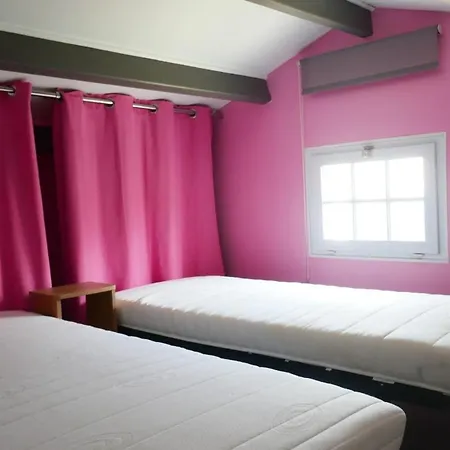 Grande Maison 200m De La A Piscines Partagees Дом отдыха *