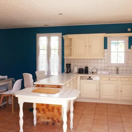 Дом отдыха Grande Maison 200m De La A Piscines Partagees