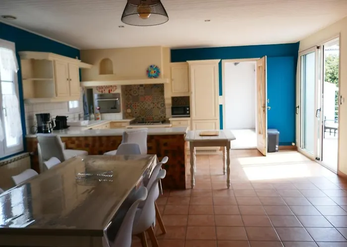 Grande Maison 200m De La A Piscines Partagees *