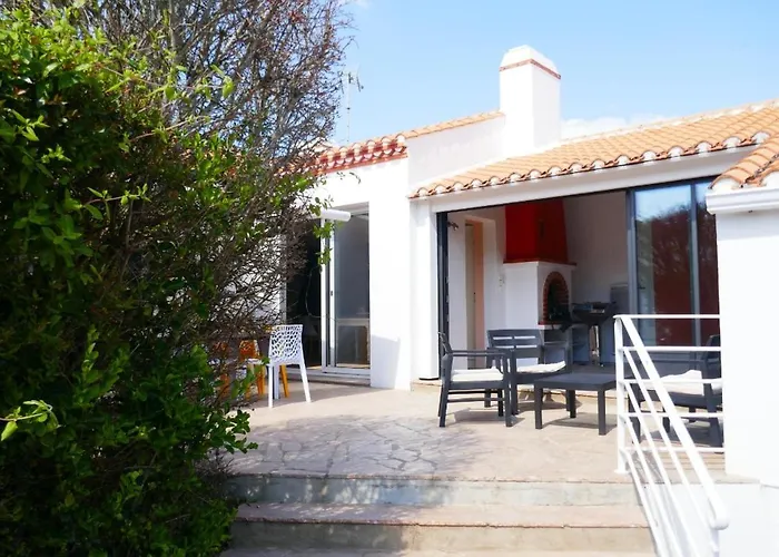 Grande Maison 200m De La A Piscines Partagees Дом отдыха *