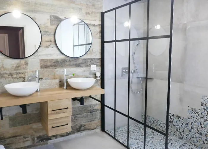 Grande Maison 200m De La A Piscines Partagees * Бретиньоль-сюр-Мер